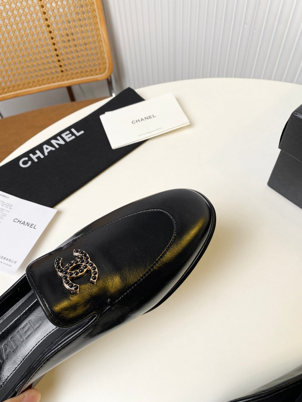 CHANEL FLAT MULE IN BLACK LAMBSKIN 983818