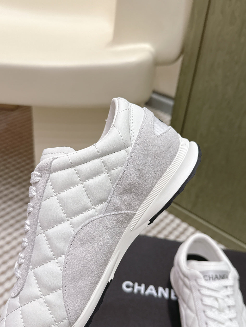 CHANEL 25S SNEAKERS IN WHITE CALFSKIN AND SUEDE