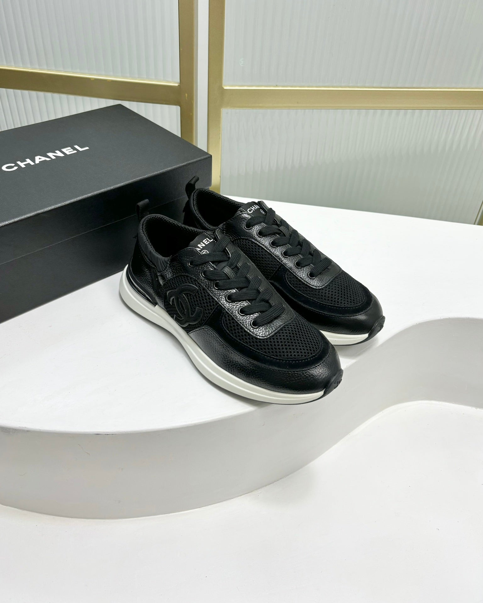 CHANEL SNEAKER IN BLACK SUEDE