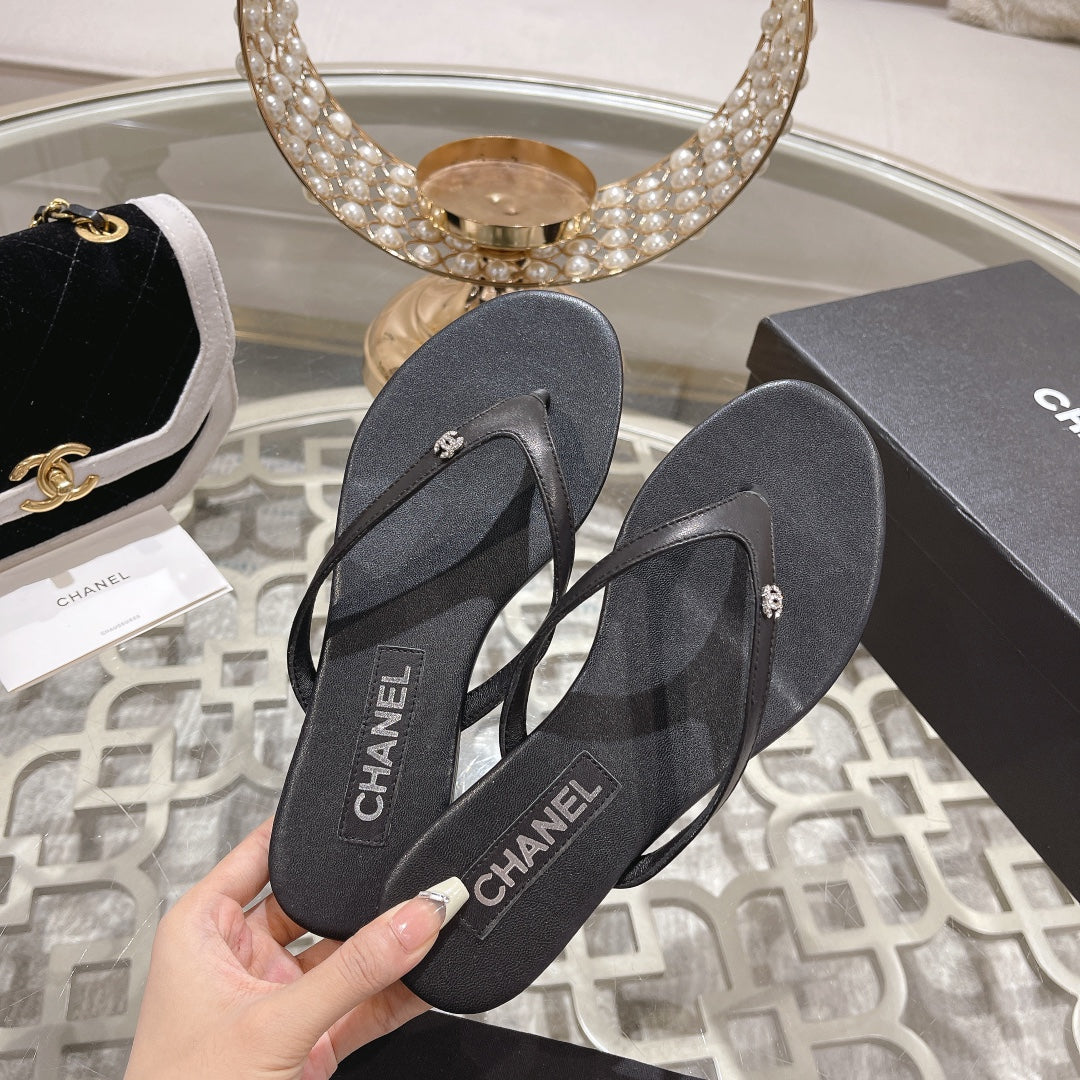 CHANEL Double  Flip Flop Thongs Black Sheepskin