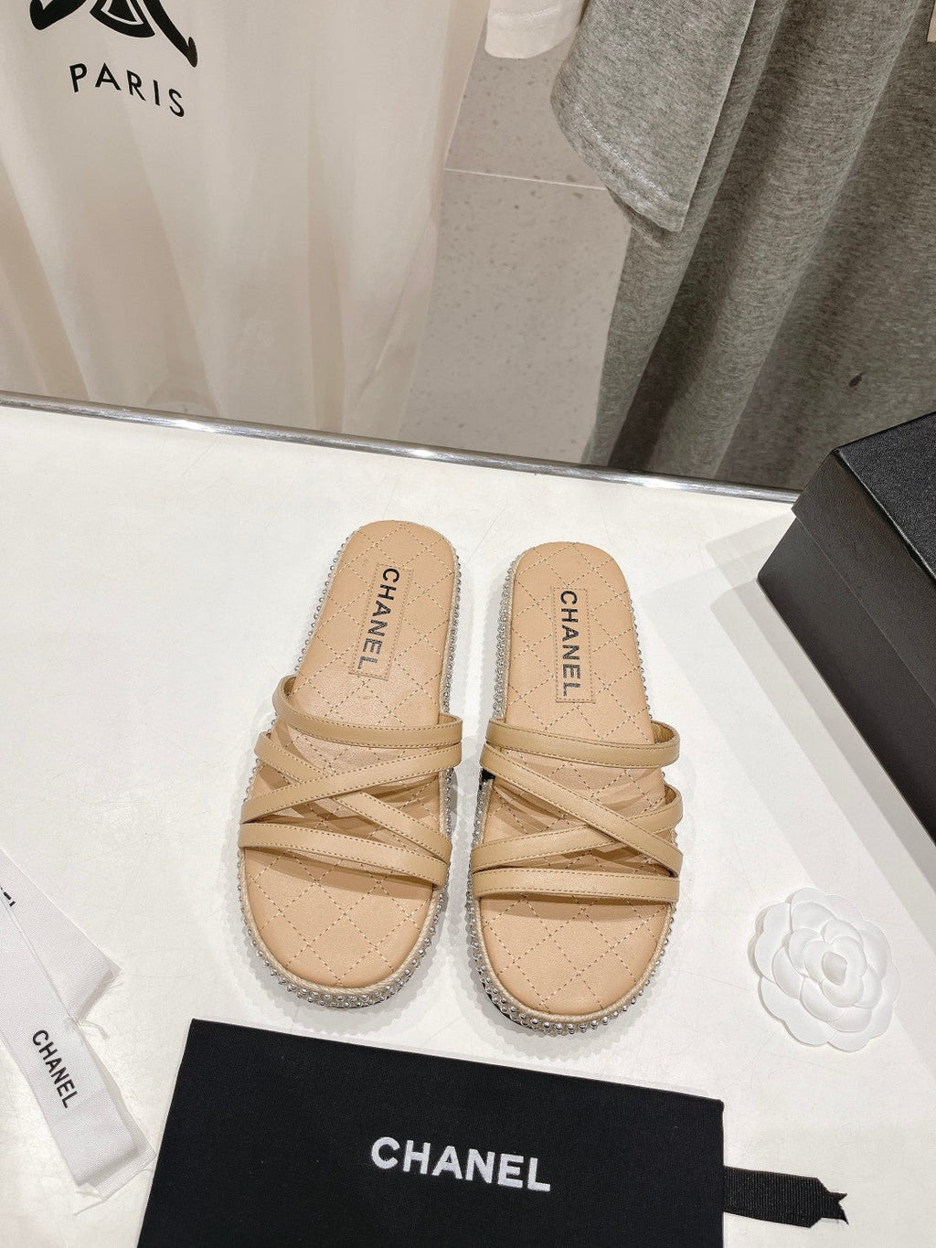 CHANEL SLIPPERS CROSS STRAPS IN BEIGE CREAM LAMBSKIN
